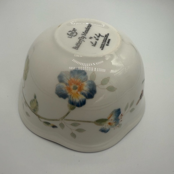 Butterfly Meadow Lenox Small Serving Fruit Bowl Bee Le Luyer All Purpose Scallop - Picture 8 of 11